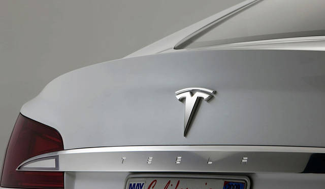 <strong>TESLA model S｜テスラ モデルS</strong>