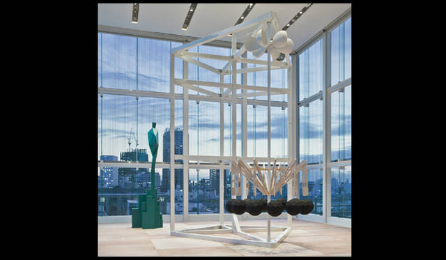 <strong>LOUIS VUITTON｜ルイ・ヴィトン</strong>　「エスパス ルイ・ヴィトン 東京」第1回めのエキシビションは、グザヴィエ・ヴェイヤンによる“FREE FALL”。,© Sebastian Mayer