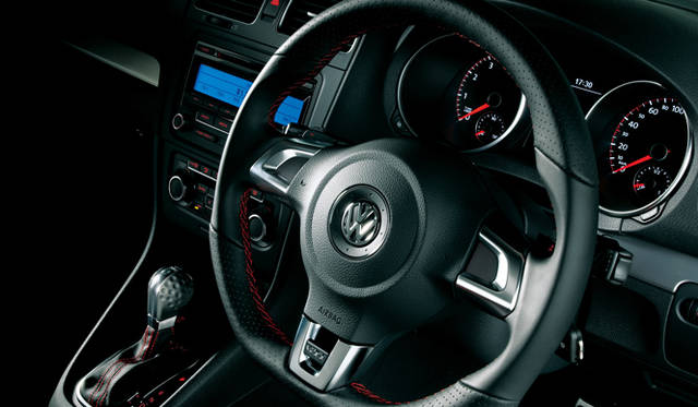 <strong>Volkswagen Golf GTI adidas｜フォルクスワーゲン ゴルフ GTI アディダス</strong>