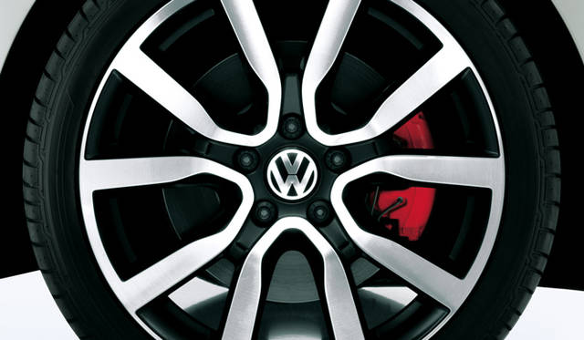 <strong>Volkswagen Golf GTI adidas｜フォルクスワーゲン ゴルフ GTI アディダス</strong>　デュアルスポーク 18インチアルミホイール