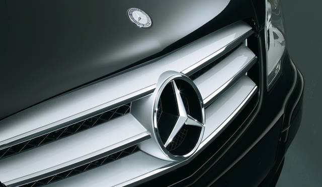 <strong>Mercedes-Benz V-Class｜メルセデス・ベンツ Vクラス</strong>