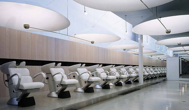 <strong>特集｜OPENERS的ニッポンの女性建築家　永山祐子</strong>　afloat-f（2002年）