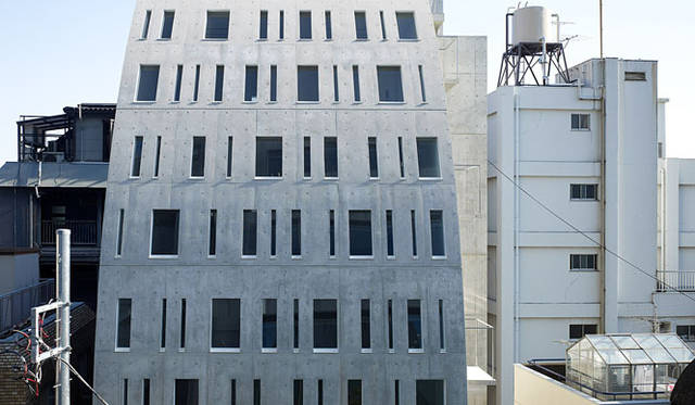 <strong>特集｜OPENERS的ニッポンの女性建築家　永山祐子</strong>　URBANPREM 南青山（2008年）