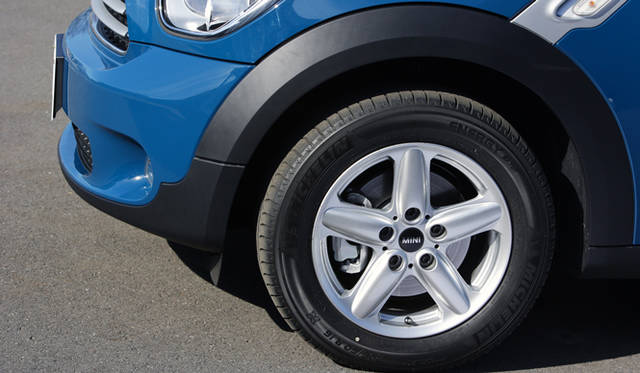 <strong>MINI COOPER CROSSOVER｜ミニ クーパー クロスオーバー</strong>