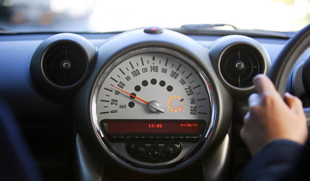 <strong>MINI COOPER CROSSOVER｜ミニ クーパー クロスオーバー</strong>