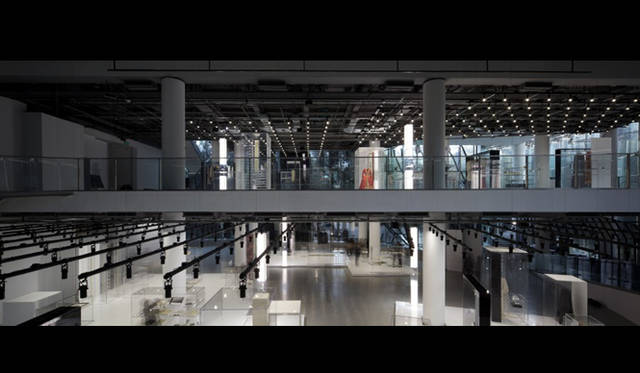 <strong>CHANEL｜シャネル　“CULTURE CHANEL”展</strong> 当代芸術館館内の一階と二階のすべてを使い、原点（ORIGIN）、抽象（ABSTRACTION）、不可視（INVINSIBILITY）、自由（LIBERTY）、幻想（IMAGINARY）という5つのテーマに沿って展示される。©CHANEL