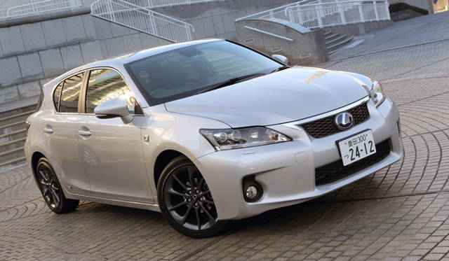 <strong>LEXUS CT200h｜レクサス CT200h</strong>