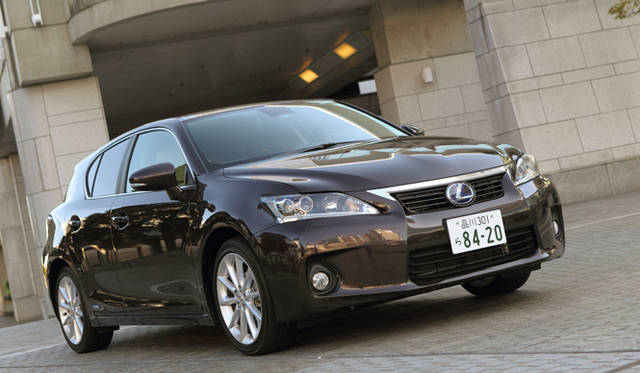 <strong>LEXUS CT200h｜レクサス CT200h</strong>