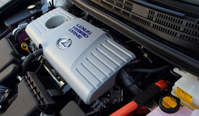 <strong>LEXUS CT200h｜レクサス CT200h</strong>