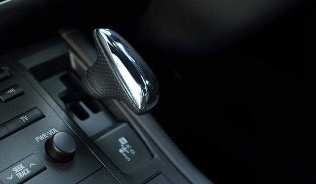 <strong>LEXUS CT200h｜レクサス CT200h</strong>