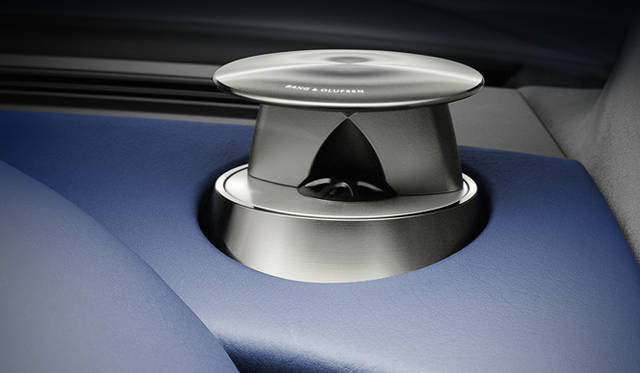 <strong>ASTON MARTIN V8 Vantage S｜アストンマーティン V8 ヴァンテージS</strong>