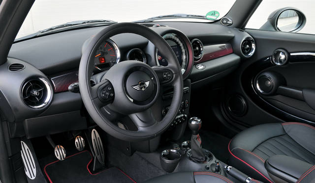 <strong>MINI｜ミニ</strong>　MINI Cooper SD Clubman｜クーパー SD クラブマン