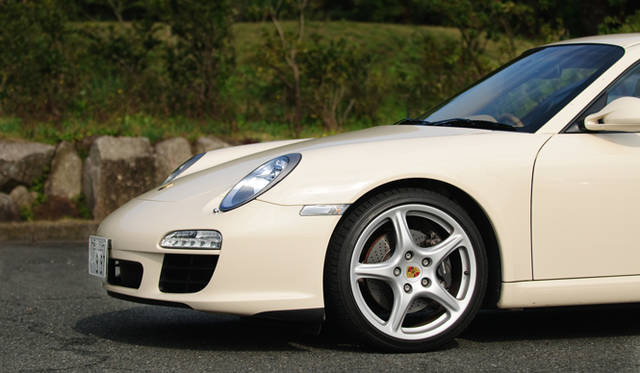 <strong>PORSCHE 911 Carrera｜ポルシェ 911 カレラ</strong>