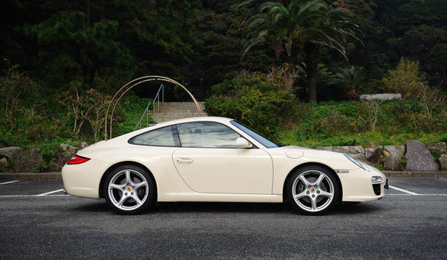 <strong>PORSCHE 911 Carrera｜ポルシェ 911 カレラ</strong>