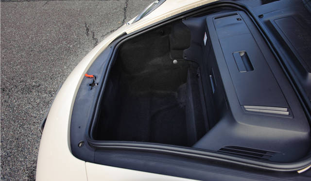 <strong>PORSCHE 911 Carrera｜ポルシェ 911 カレラ</strong>