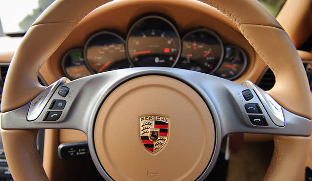 <strong>PORSCHE 911 Carrera｜ポルシェ 911 カレラ</strong>