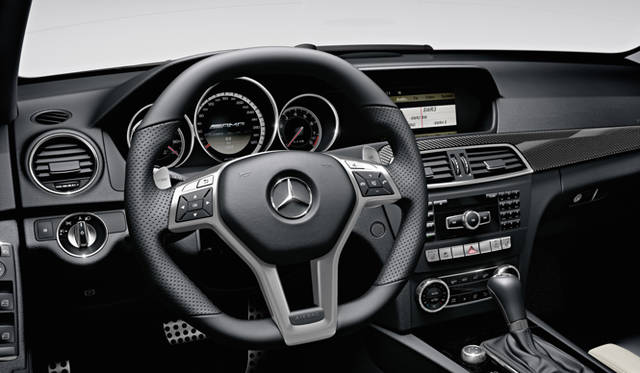 <strong>Mercedes-Benz C63 AMG｜メルセデス・ベンツC 63 AMG</strong>