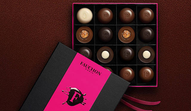 <strong>FAUCHON｜フォション</strong>　最高のショコラティエによる本格ショコラ「Choc made in F」　16粒入り5040円