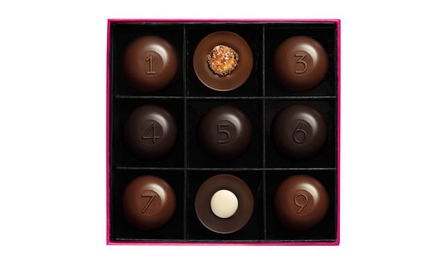 <strong>FAUCHON｜フォション</strong>　最高のショコラティエによる本格ショコラ「Choc made in F」　9粒入り2835円