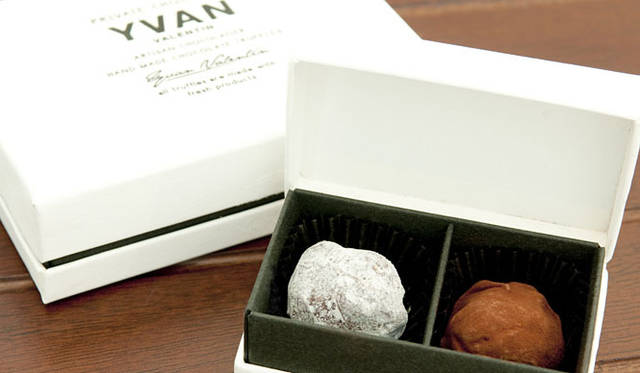 <strong>BARNEYS NEW YORK｜バーニーズ　ニューヨーク</strong>　ハリウッドセレブが自宅に呼ぶプライベートパティシエ「イヴァン・バレンティン」の幻のチョコレート 2粒 1480円～　