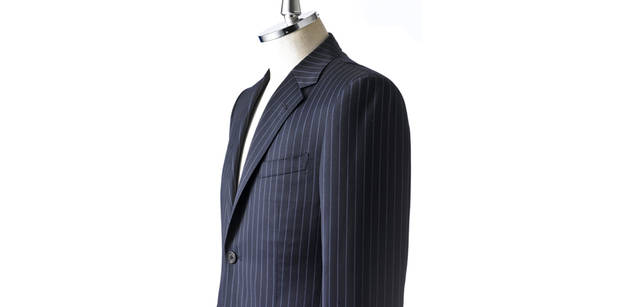 <strong>Paul Smith｜ポール・スミス</strong> 　ポール・スミス ロンドン　スーツの要の一つといっていい、胸へのラペルの吸いつき。男らしい曲線が美しい。