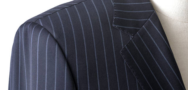 <strong>Paul Smith｜ポール・スミス</strong> 　ポール・スミス ロンドン　袖山がやや盛り上がったショルダー。