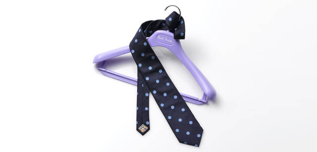 <strong>Paul Smith｜ポール・スミス</strong> 　『スーツコレクション』キャンペーン中、 オリジナルカラーハンガーをプレゼント！ 3月1日（火）より、全国のポール・スミス ショップでは『スーツコレクション』キャンペーンを開催。会期中に「Paul Smith British Collection」「Paul Smith LONDON」「PS Paul Smith」のスーツまたはセットアップをお買い上げの方に、デザイナーのポール・スミスが好きなパープルのなかでも、春らしくエレガントなライラックカラーのスーツハンガーをプレゼントいたします。なお、キャンペーン会期中でもハンガーがなくなり次第、プレゼントは終了させていただきますのでご了承ください。 