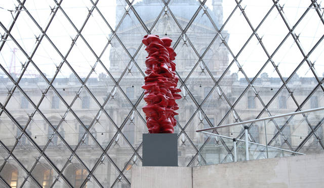 <strong>Maybach is official partner of the Louvre in Paris</strong>