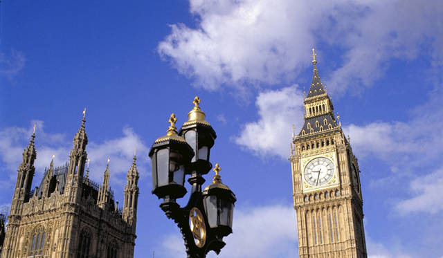 <strong>ROYAL WEDDING ROOT｜ロイヤルウェディングルート</strong>　時計塔ビッグベン。　©Britainonview