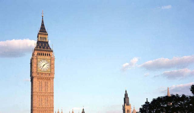 <strong>ROYAL WEDDING ROOT｜ロイヤルウェディングルート</strong>　時計塔ビッグベン。　©Britainonview