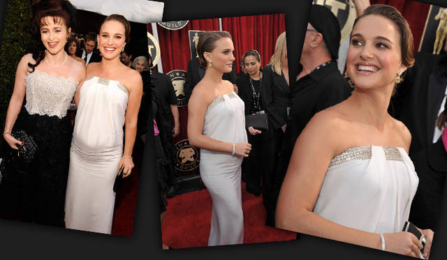 <strong>Natalie Portman｜ナタリー・ポートマン</strong> ロサンゼルスでおこなわれた第17回映画俳優組合賞授賞式にて、最優秀主演女優賞を受賞したナタリー・ポートマン。「AZZARO（アザロ）」のドレスを纏って、艶やかな大人の魅力を発して。