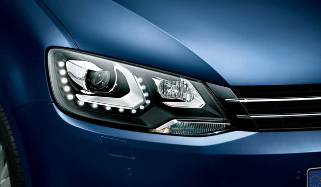 <strong>Volkswagen Sharan｜フォルクスワーゲン シャラン</strong>　バイキセノンヘッドライト