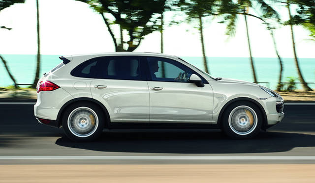 <strong>PORSCHE Cayenne S hybrid｜ポルシェ カイエンS ハイブリッド</strong>　Vol.8 ハイブリッドクラス　<strong>2</strong>位｜193g/km