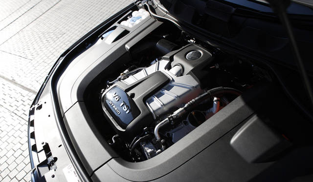 <strong>Volkswagen Touareg Hybrid｜フォルクスワーゲン トゥアレグ ハイブリッド</strong>　3.0リッター V6 TSIエンジン