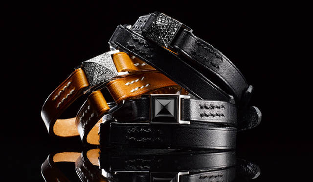 <strong>COREJEWELS｜コアジュエルス　COREJEWELS×UNDERCOVER　BlackDiamonds×silver22万500円、 WhitelackDiamonds×silver34万6500円、 Onyx×silver5万9850円（以上COREJEWELS　Tel. 03-5774-0593）