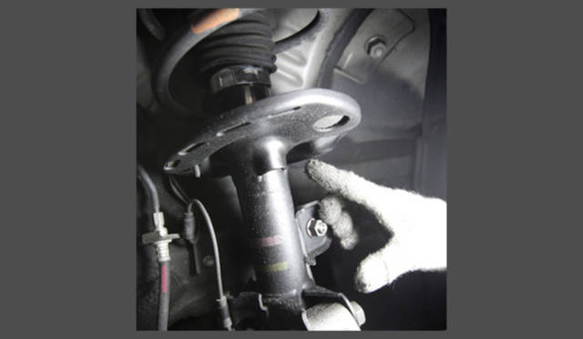 <strong>TOYOTA PRIUS｜トヨタ・プリウス</strong> 