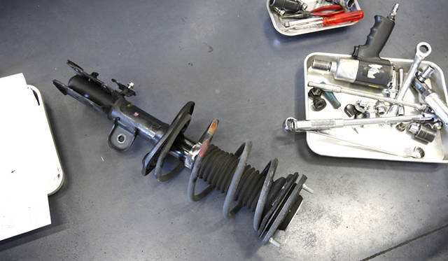 <strong>TOYOTA PRIUS｜トヨタ・プリウス</strong> 