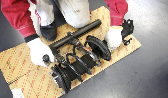 <strong>TOYOTA PRIUS｜トヨタ・プリウス</strong> 