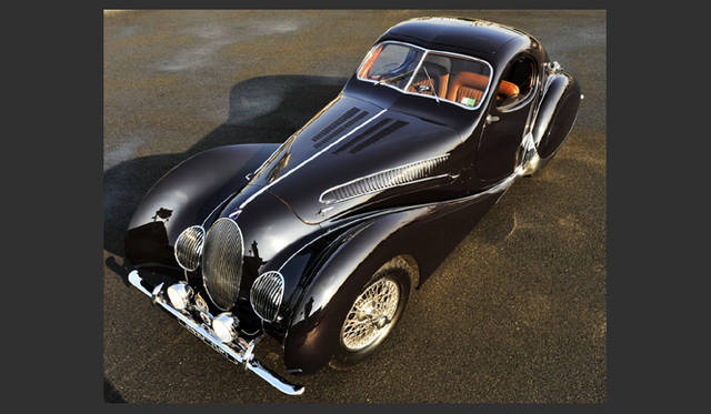 <strong>LOUIS VUITTON CLASSIC AWARDS 2010-2011｜ルイ・ヴィトン クラシック アワード2010-2011</strong>　Talbot Lago Super Sport T150C Aerodynamics Coupe｜タルボ･ラーゴスーパースポーツT150C エアロダイナミック･クーペ　（c）Louis Vuitton