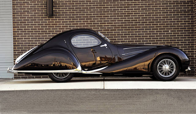 <strong>LOUIS VUITTON CLASSIC AWARDS 2010-2011｜ルイ・ヴィトン クラシック アワード2010-2011</strong>　Talbot Lago Super Sport T150C Aerodynamics Coupe｜タルボ･ラーゴスーパースポーツT150C エアロダイナミック･クーペ　（c）Louis Vuitton