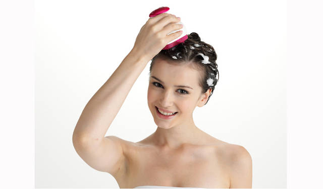 <strong>Panasonic｜パナソニック</strong>　自宅での手軽なヘッドスパで柔らかで健やかな地肌を保つ。