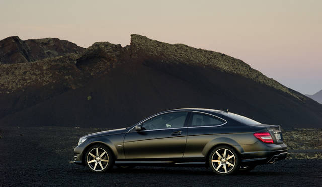 <strong>Mercedes-Benz C-Class Coupe｜メルセデス・ベンツCクラスクーペ</strong>