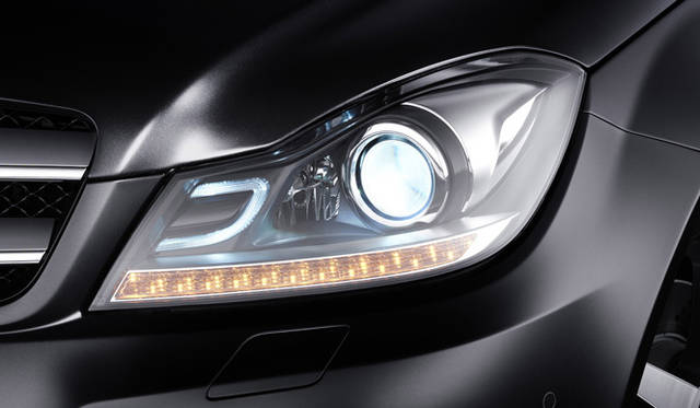 <strong>Mercedes-Benz C-Class Coupe｜メルセデス・ベンツCクラスクーペ</strong>