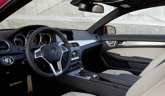 <strong>Mercedes-Benz C-Class Coupe｜メルセデス・ベンツCクラスクーペ</strong>