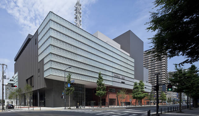 <strong>KAAT｜神奈川芸術劇場</strong>  今年1月、山下公園のほど近くにオープンした。