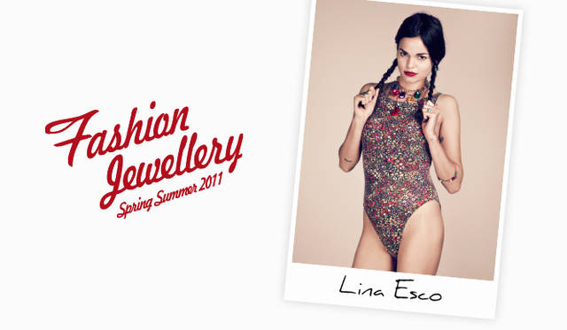 <strong>LOUIS VUITTON｜ルイ・ヴィトン</strong><br /><strong>Lina Esco｜リナ・エスコ ＜Los Angeles＞　女優</strong>　遊び心とラグジュアリーをミックスしたシリーズ「コスモポリタン」を身に着けて。鮮やかな色づかいが楽しい。