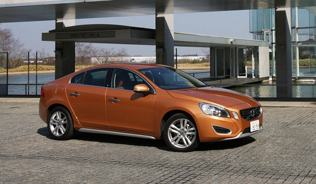 <strong>VOLVO S60｜ボルボ S60</strong>　T6 AED SE
