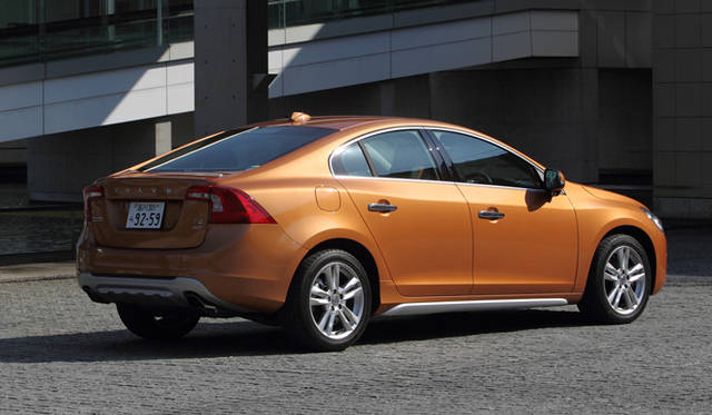 <strong>VOLVO S60｜ボルボ S60</strong>　T6 AED SE