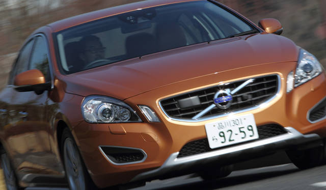 <strong>VOLVO S60｜ボルボ S60</strong>　T6 AED SE