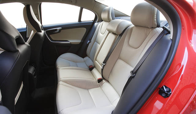 <strong>VOLVO S60｜ボルボ S60</strong>　S60 DRIVe